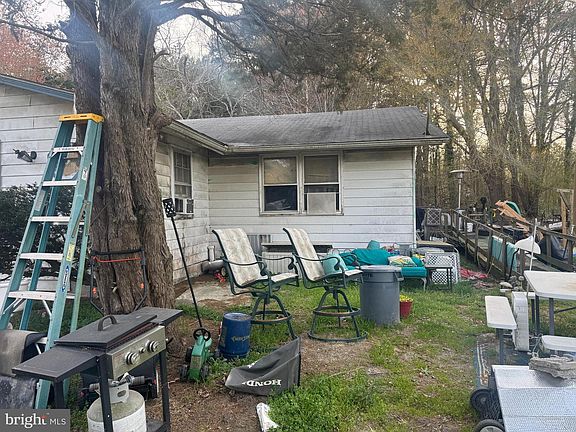 4th image of 1059 Regent Rd