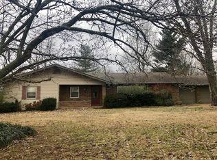 1923 Hoglen Dr, West Plains, MO 65775