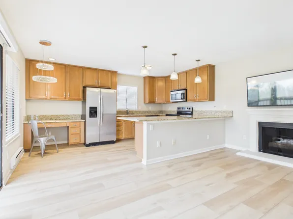 300 Glenwood Cir, Monterey, CA