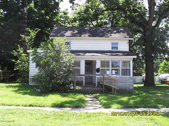 2nd image of 205 1st Ave