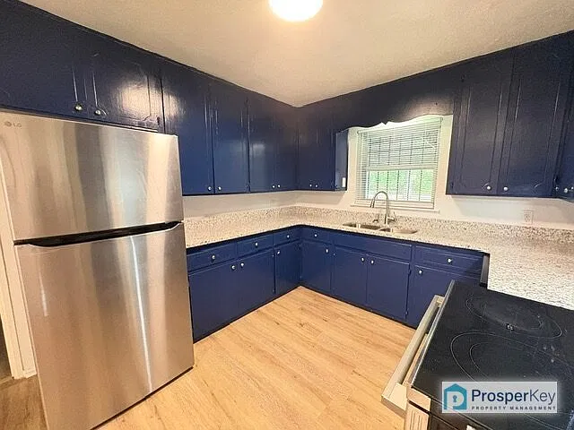 2215 Biltmore Ave — Photo 4