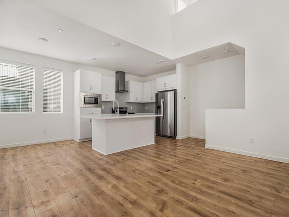 3rd image of 2633 3rd St