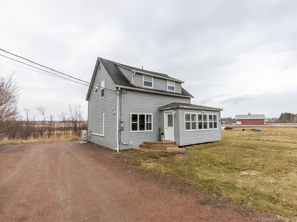 15 Stephens Dr, Sackville, NB E4L 1J5