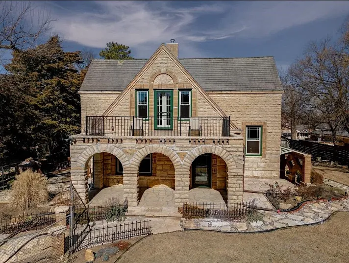 1702 Simpson Ave — Photo 6
