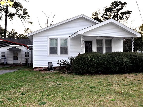 2nd image of 910 Sandy Bluff Rd.