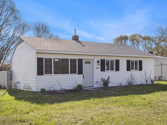 4th image of 54088 Northwood Dr
