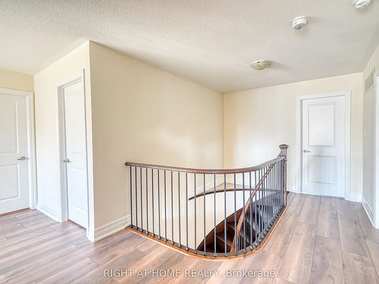 17 Mercury Ave — Photo 19