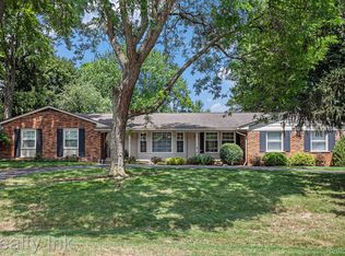 458 Shagbark Dr, Rochester Hills, MI 48309