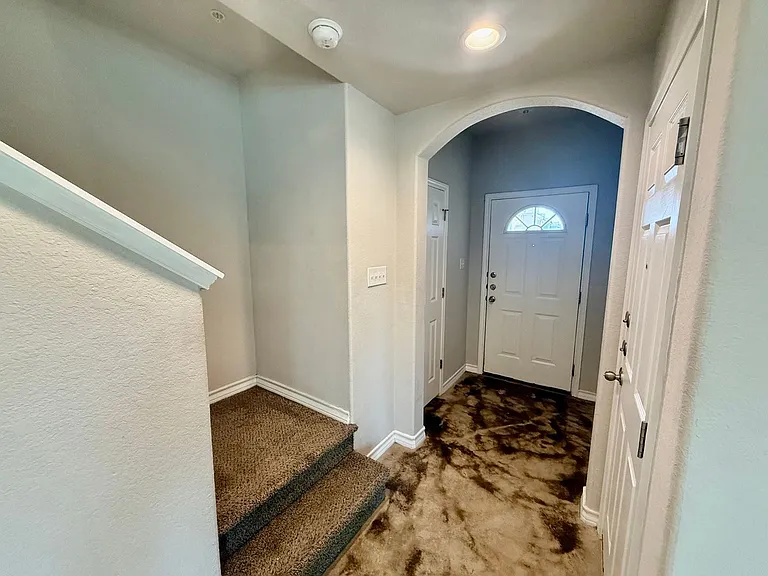 8331 Breezy Cv #4 — Photo 4