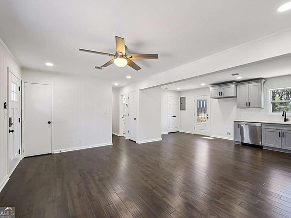 3rd image of 3848 Cherokee Trl