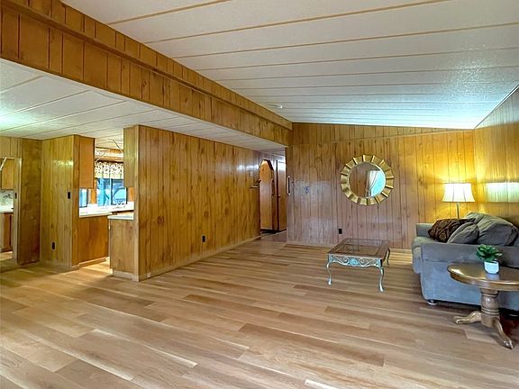 4th image of 1200 Lincoln Street #106