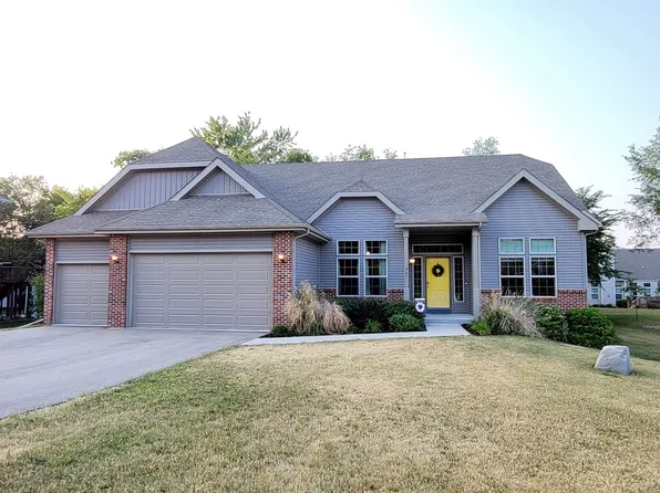927 E Prairieview Dr, Edgerton, WI 53534