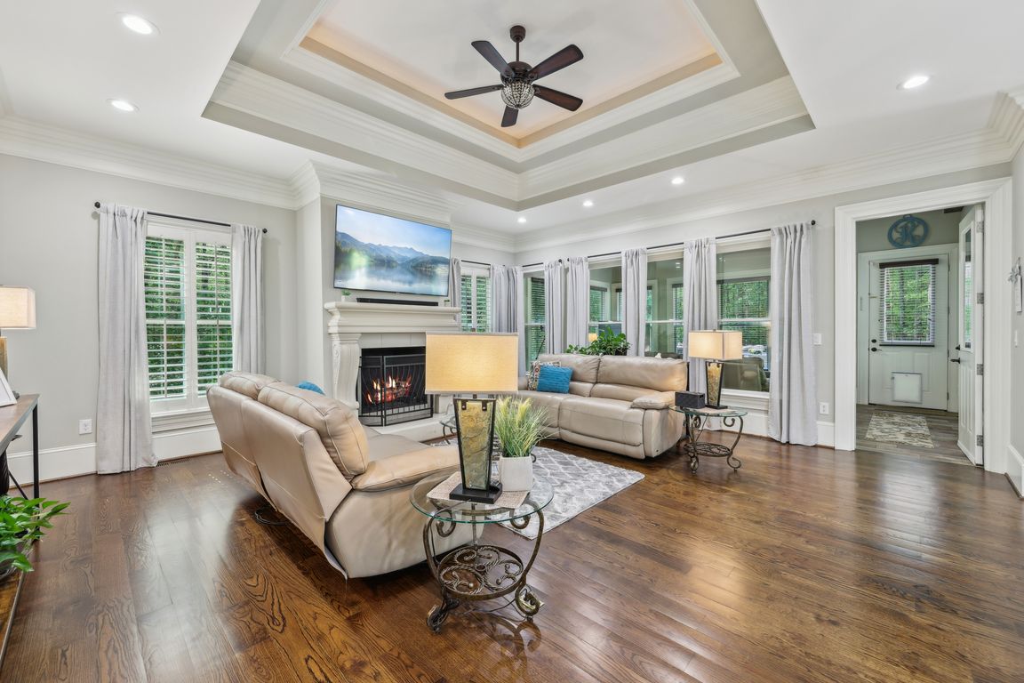 Freemanwood Ln-0605-015.jpg