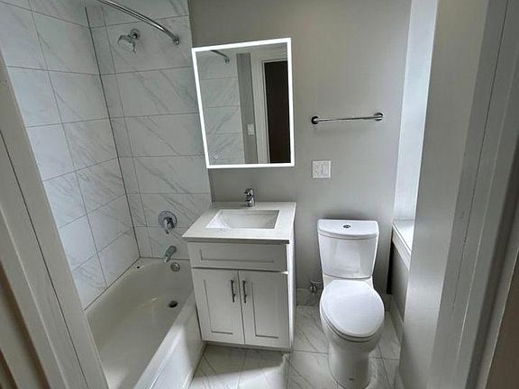 4th image of 7000 S South Shore Dr APT 1