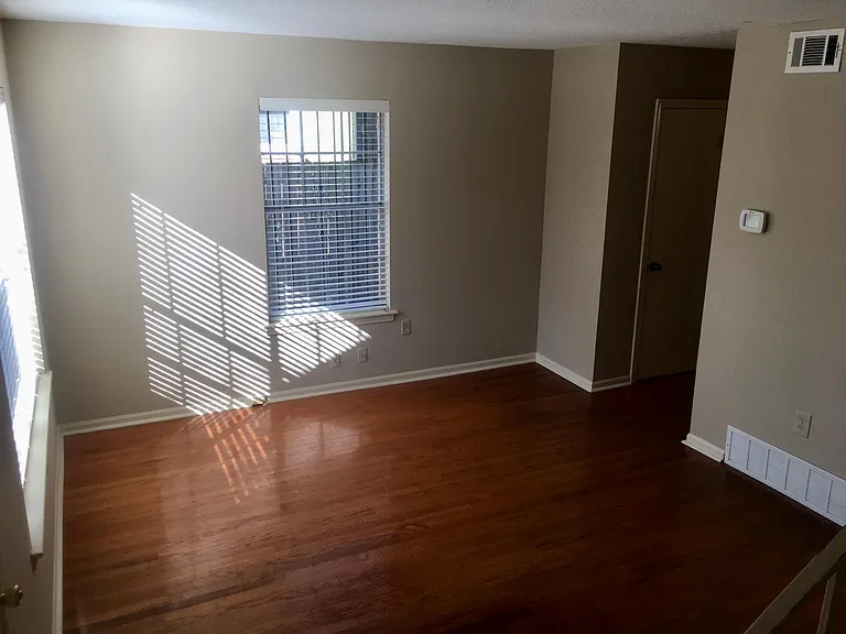 712 Goodman St — Photo 3