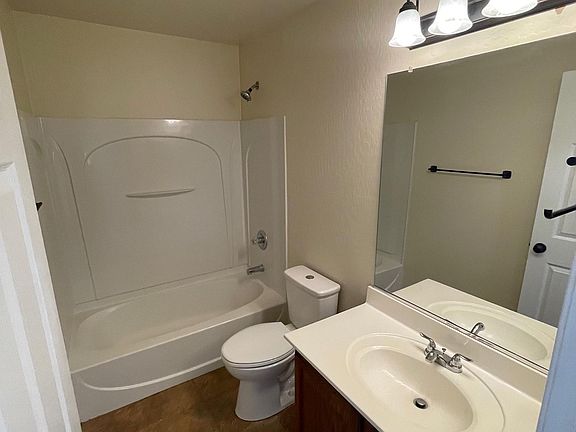 5th image of 22566 W Solano Dr