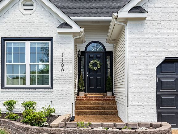 2nd image of 1100 Summerville Cir