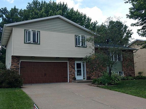 3rd image of 3728 Tam O Shanter Dr