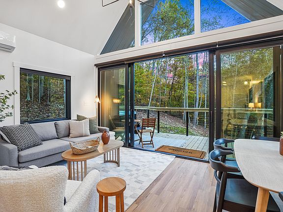 3rd image of 15693 Rocky Fork Rd