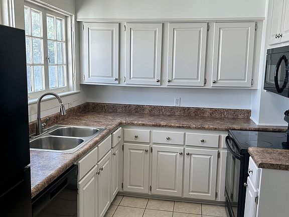 2nd image of 950 Sannoner Ave