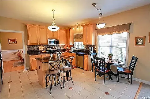 5500 Holman Dr — Photo 4