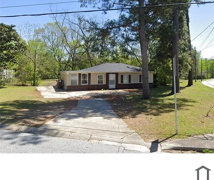 3 bed, 1100 sqft, $1,200 — Photo 2