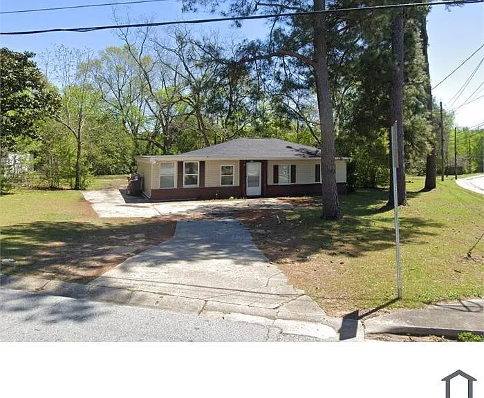 4070 Lindsey Dr — Photo 2