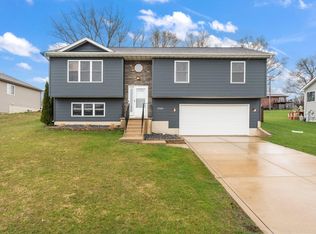 17559 Brookwood Dr, Lowell, IN 46356