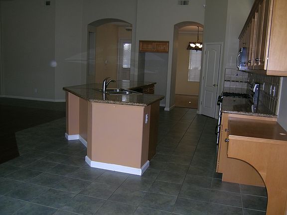 3rd image of 2637 Purvis Ave