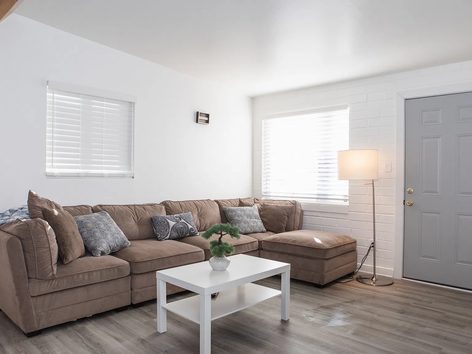 2 bed, 800 sqft, $2,000 — Photo 3