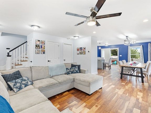 5th image of 25 Newbury St