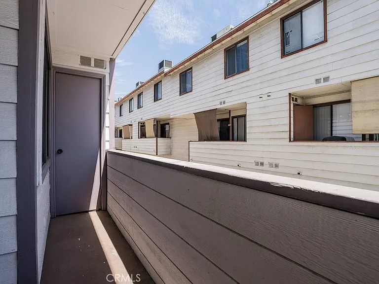 1129 Linden Ave #1 — Photo 14