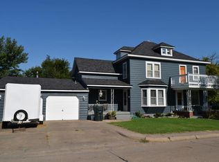 135 S Culp St, Russell, KS 67665
