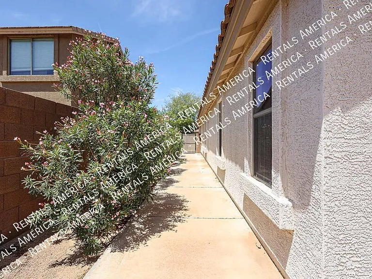 51 W Hereford Dr — Photo 34