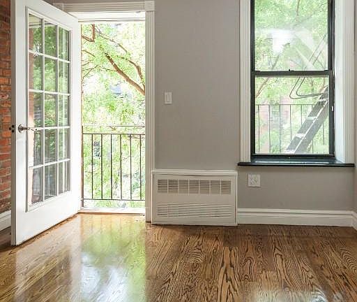 2nd image of 521 E 5th St APT 3D