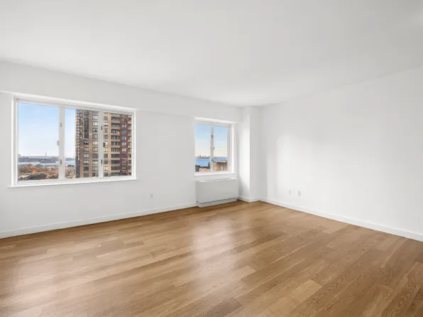 225 Rector Place image 4 of 8