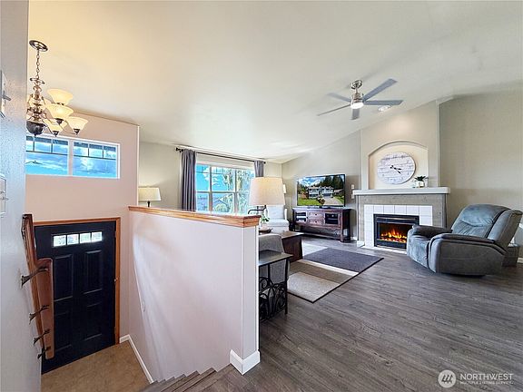 4th image of 17615 Upland Drive
