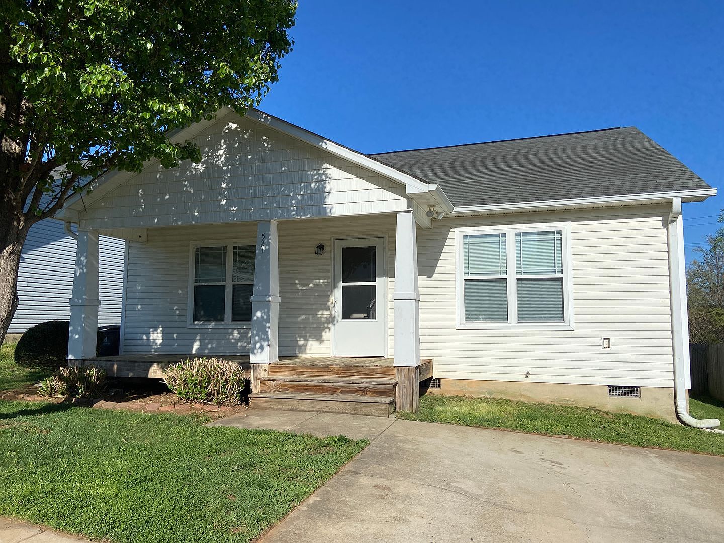 Camel, Winston, Parliament, Marlboro Red, Marlboro Gold, Marlboro Menthol, Ameri