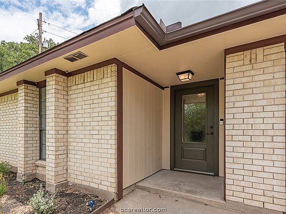 2nd image of 3003 Westwood Main Dr