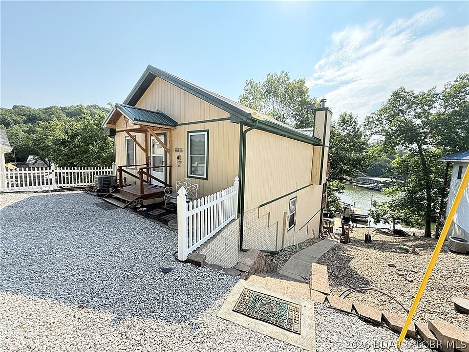 1st image of 27085 Dixie Ln