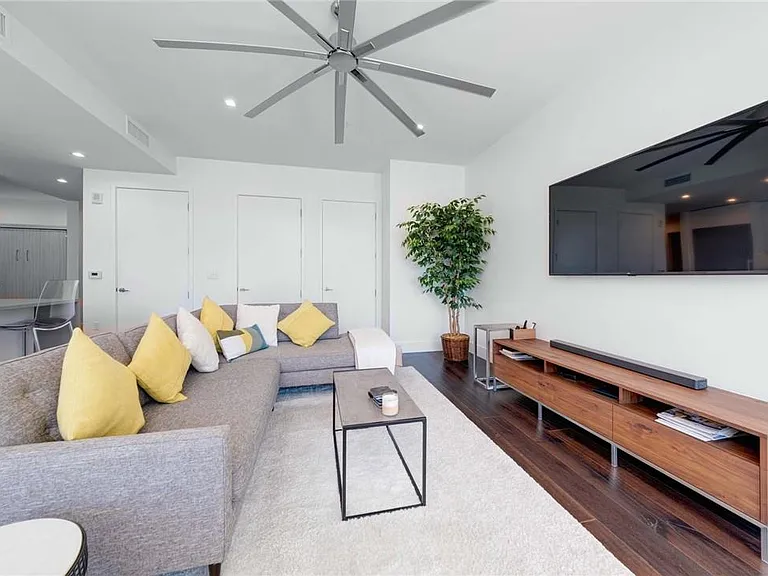 501 West Ave #1005 — Photo 8
