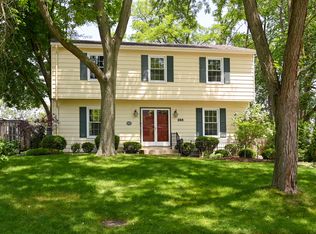 288 Hillside Ave, Glen Ellyn, IL 60137