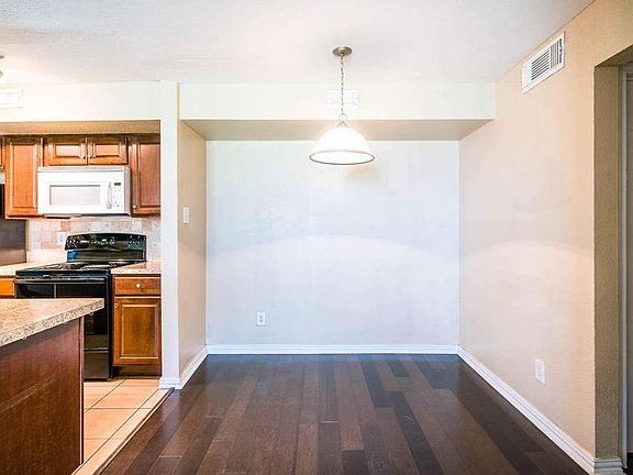 5th image of 3900 Woodchase Dr APT 63