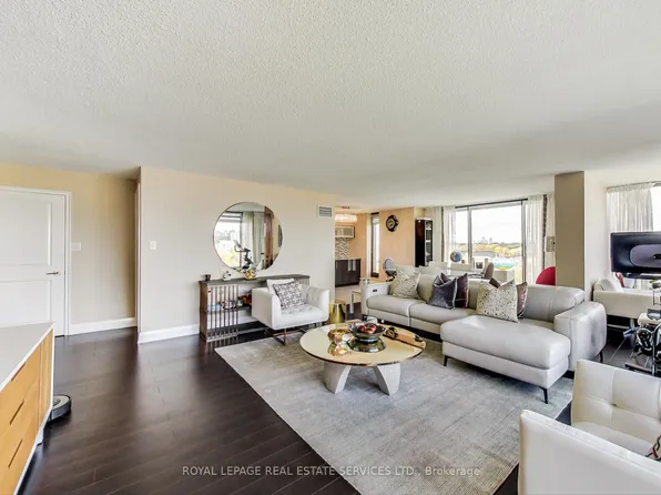 2045 Lake Shore Blvd W Unit 1110, Toronto, ON M8V 2Z6