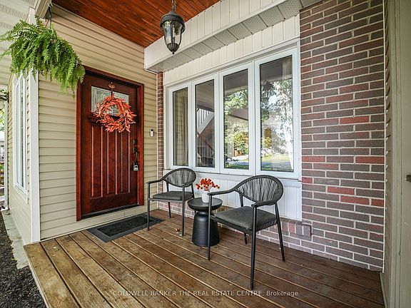 4th image of 205 Sunset Cres