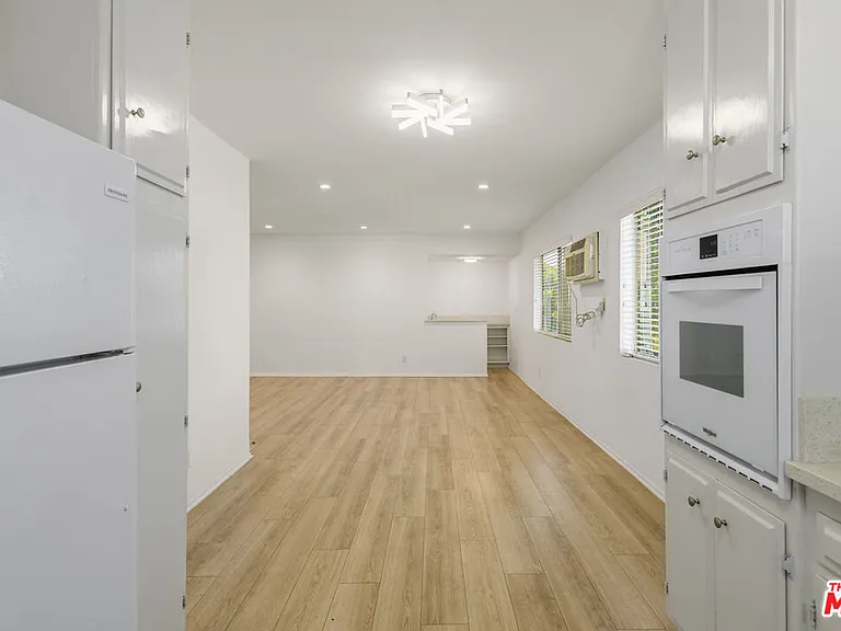 2803 Arizona Ave #11 — Photo 8