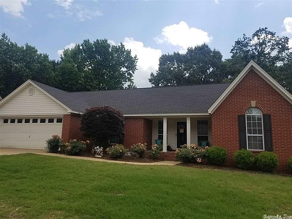 2nd image of 610 Live Oak Dr