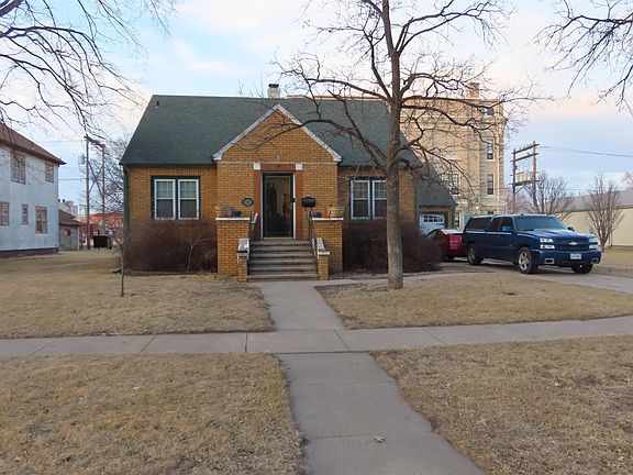 2nd image of 408 E 10th St