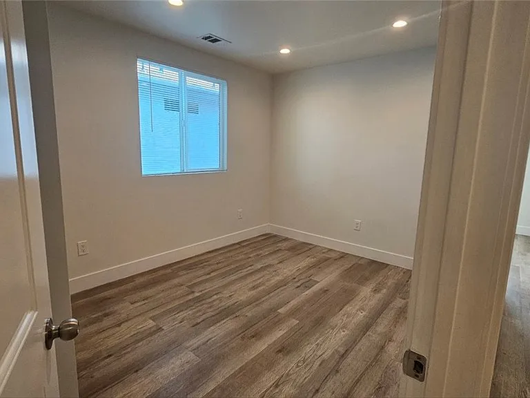 10962 1/2 Avalon Blvd — Photo 30