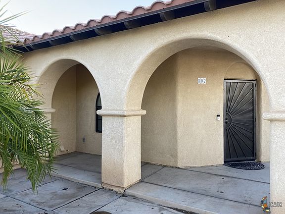2nd image of 802 Manzanita Dr